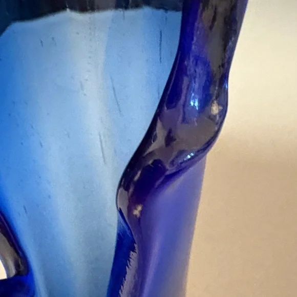 Elegant Blue Glass Swung Vase - Picture 4 of 4